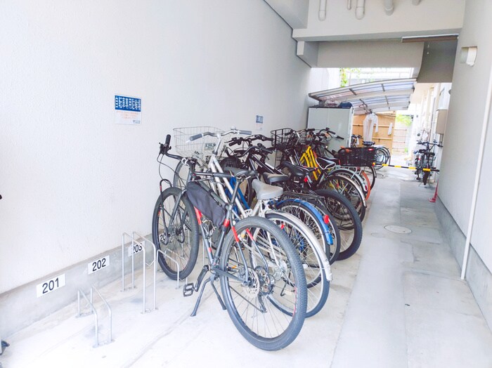 物件外観写真3　(駐輪場)