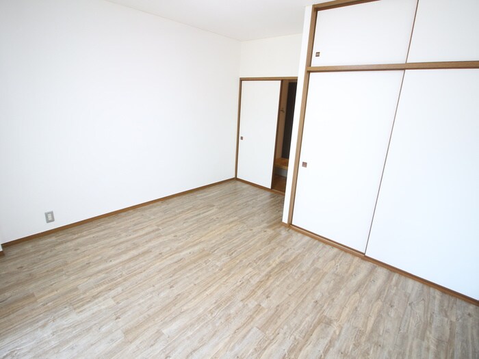 物件内観写真9　(居室)