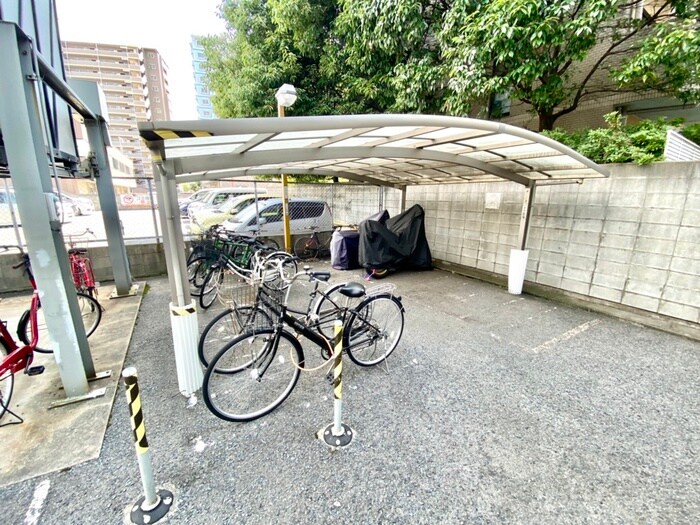 物件外観写真3　(駐輪場)