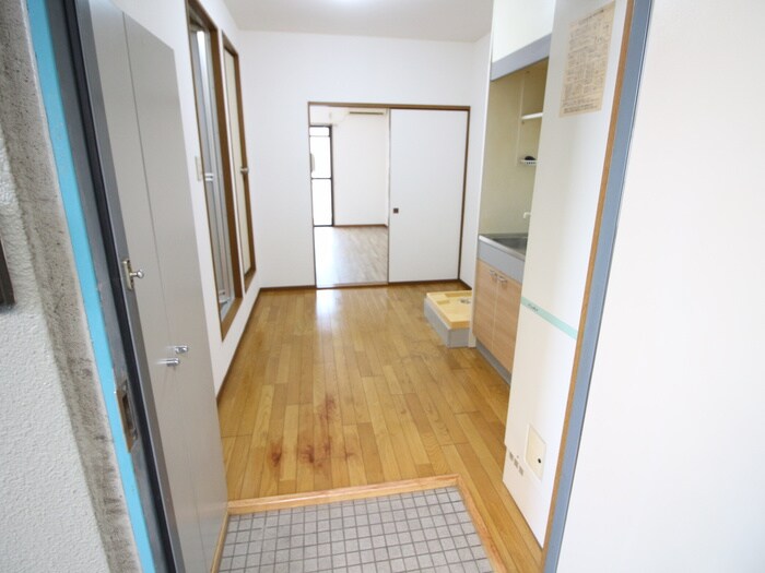 物件内観写真16　(玄関)