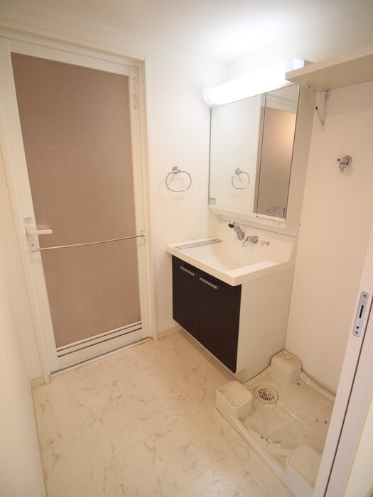 物件内観写真12　(洗濯機置場)