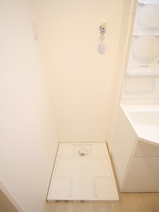 物件内観写真18　(洗濯機置場)