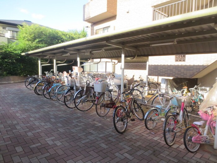 物件外観写真4　(駐輪場)