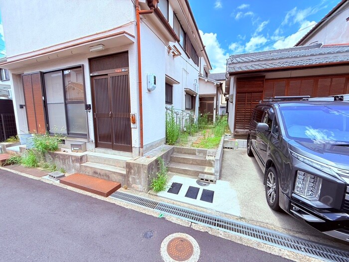 物件外観写真5　(エントランス部分)