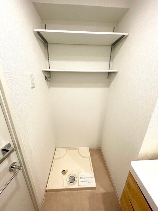 物件内観写真14　(洗濯機置場)