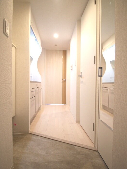 物件内観写真19　(玄関)