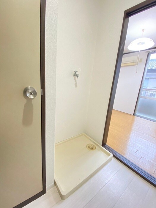 物件内観写真13　(洗濯機置場)