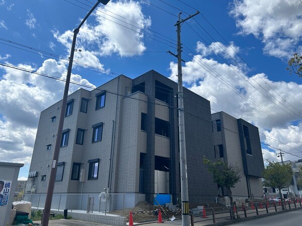 建築中