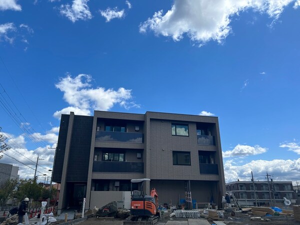 建築中