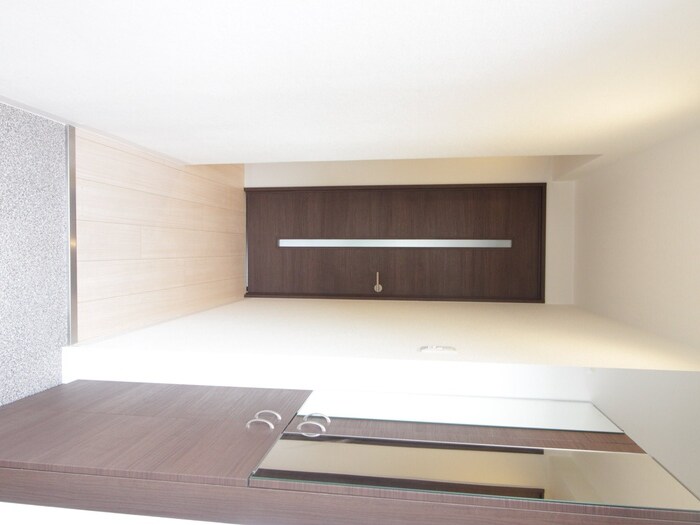 物件内観写真13　(玄関)