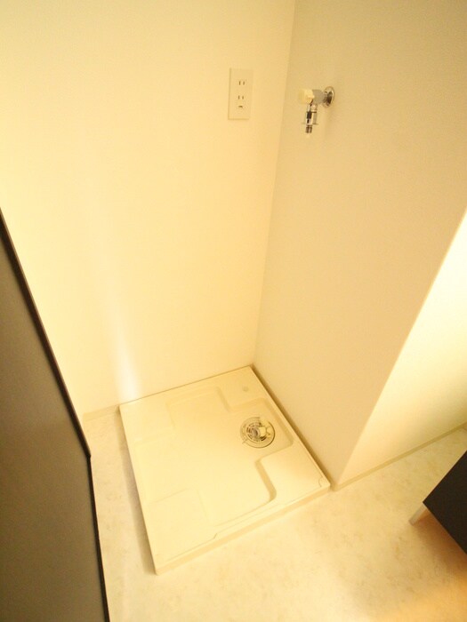 物件内観写真11　(洗濯機置場)