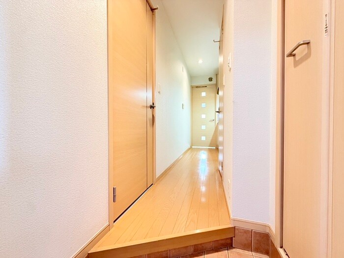 物件内観写真16　(廊下)