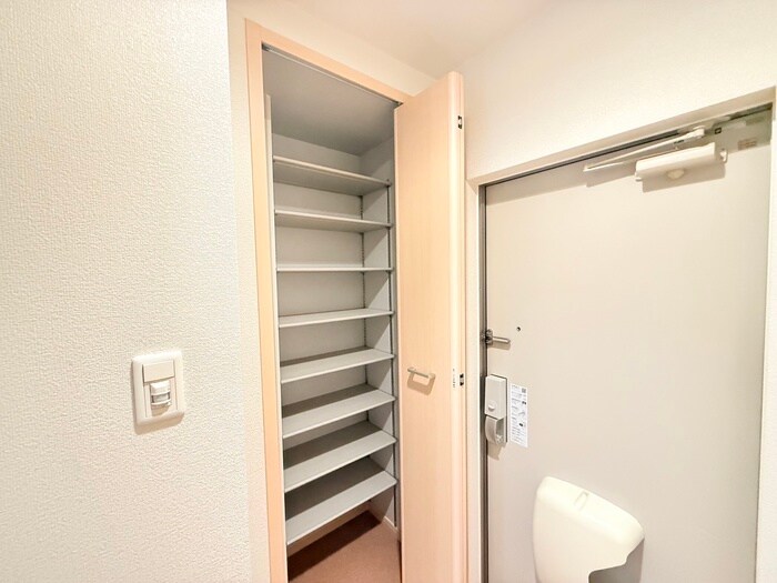 物件内観写真17　(靴箱)