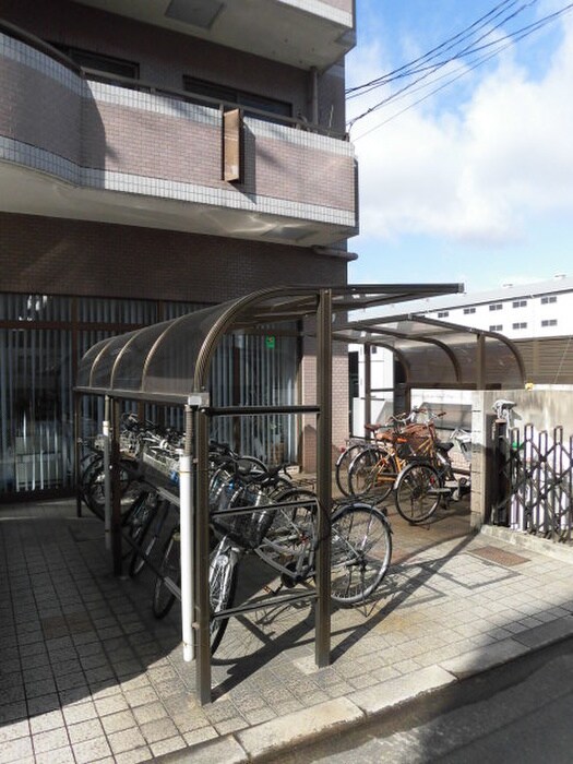 物件外観写真3　(駐輪場)