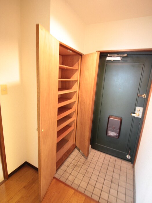 物件内観写真15　(靴箱)