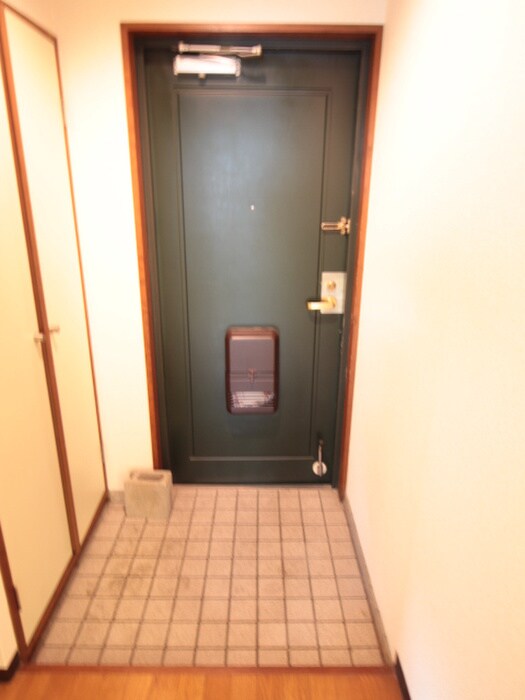 物件内観写真17　(玄関)