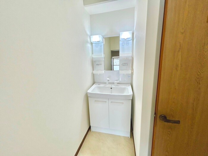 物件内観写真9　(洗面)