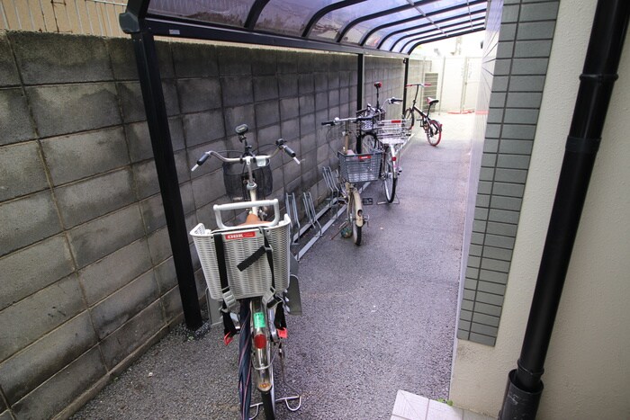 物件外観写真6　(駐輪場)