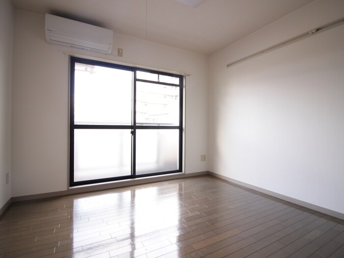 物件内観写真9　(居室)