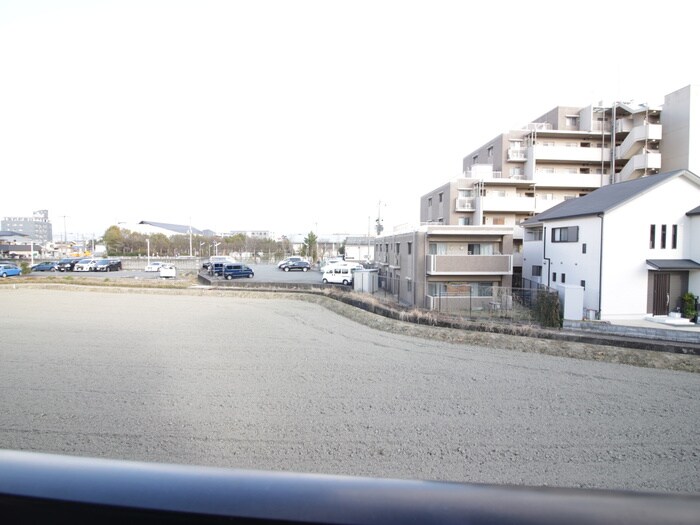 物件内観写真18　(室内からの展望)