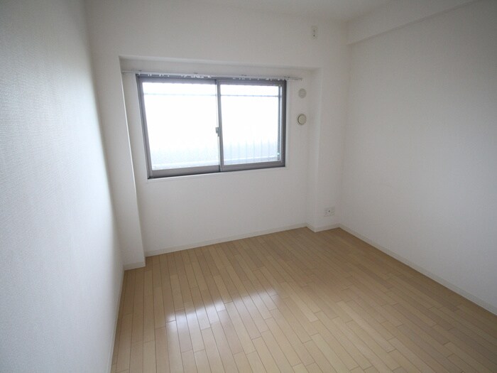 物件内観写真18　(居室)