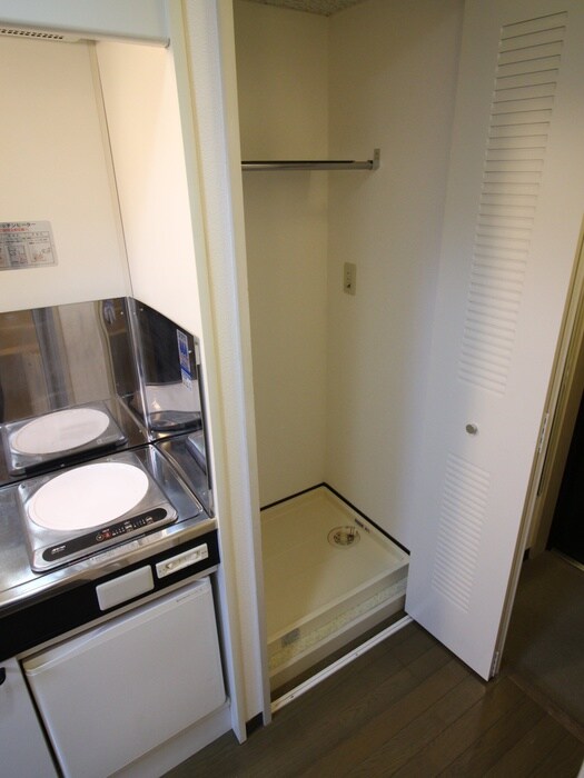 物件内観写真12　(洗濯機置場)