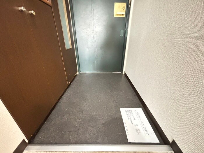 物件内観写真15　(玄関)