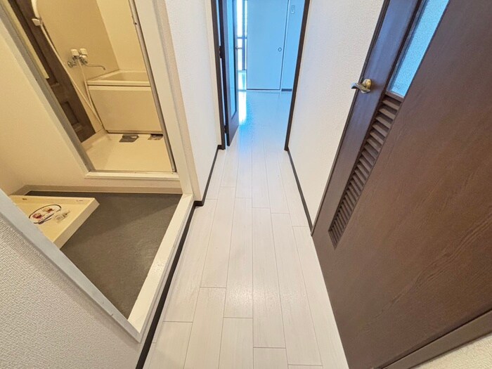 物件内観写真16　(廊下)