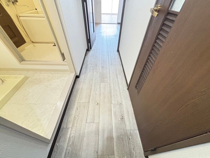 物件内観写真16　(廊下)