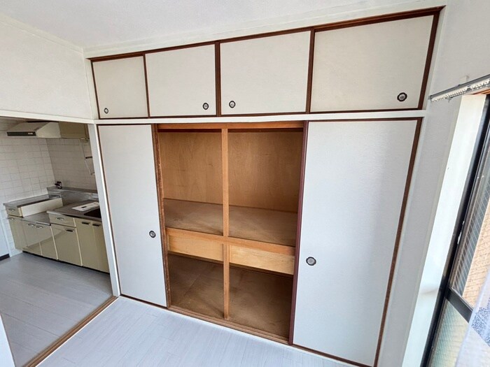 物件内観写真18　(収納)