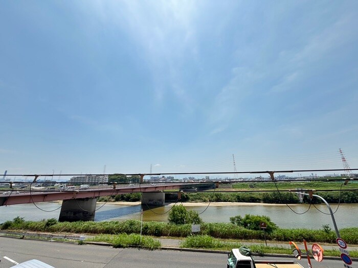 物件内観写真22　(室内からの展望)