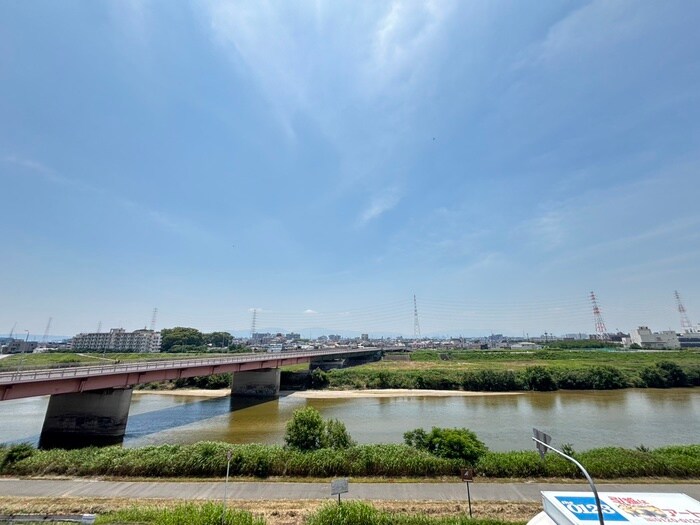 物件内観写真22　(室内からの展望)