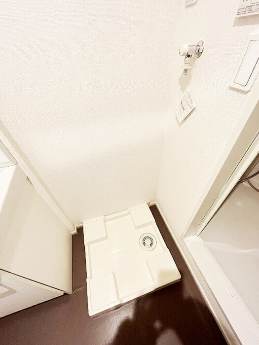 物件内観写真9　(洗濯機置場)