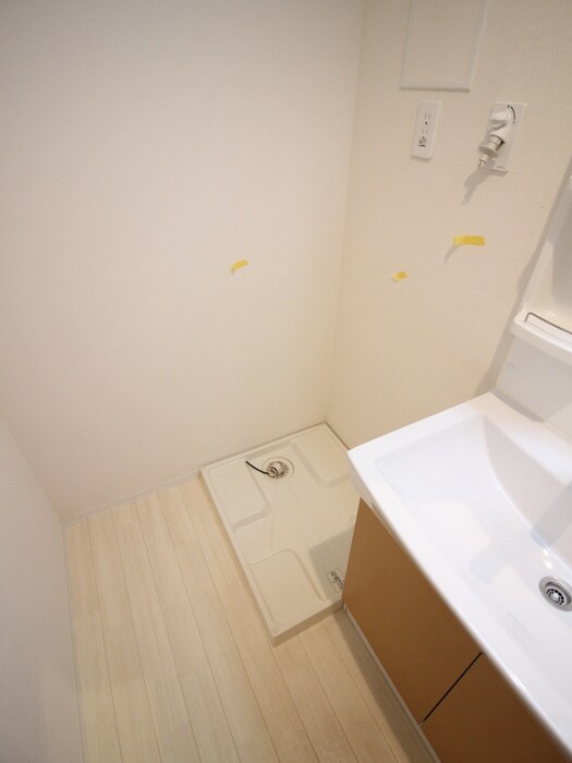 物件内観写真14　(洗濯機置場)