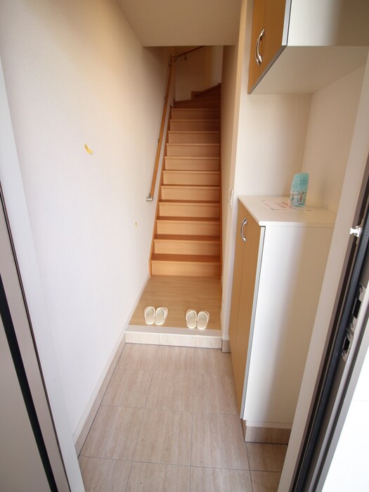 物件内観写真17　(玄関)