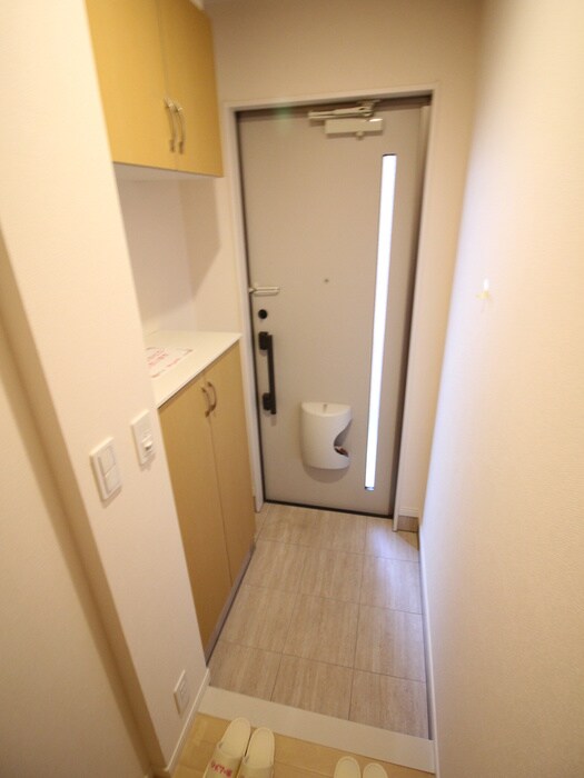 物件内観写真18　(玄関)