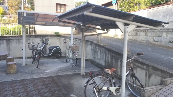 物件外観写真4　(駐輪場)