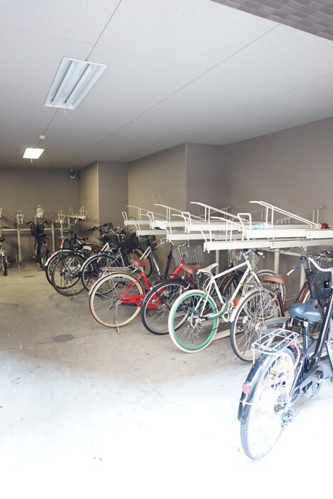 物件外観写真4　(駐輪場)