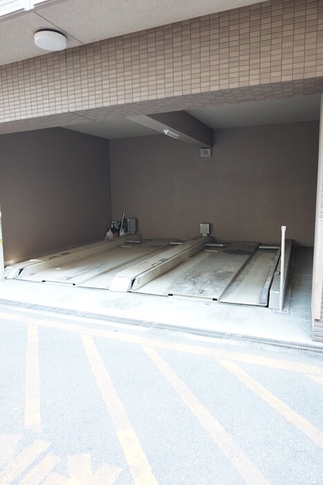 物件外観写真5　(駐車場)