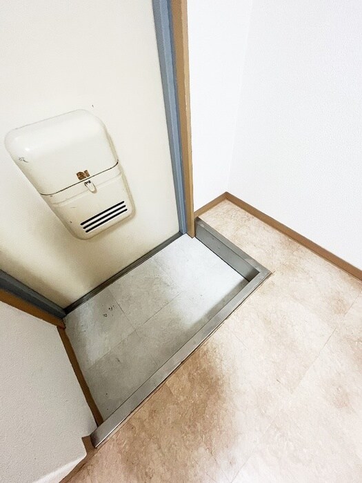 物件内観写真17　(玄関)