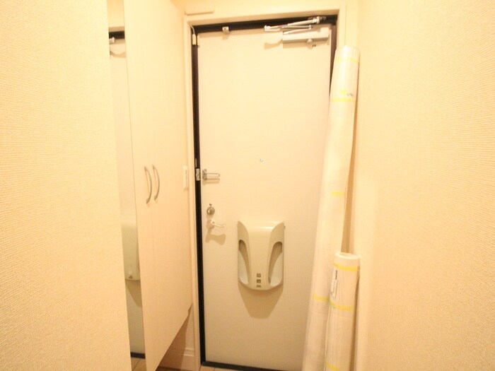 物件内観写真18　(玄関)