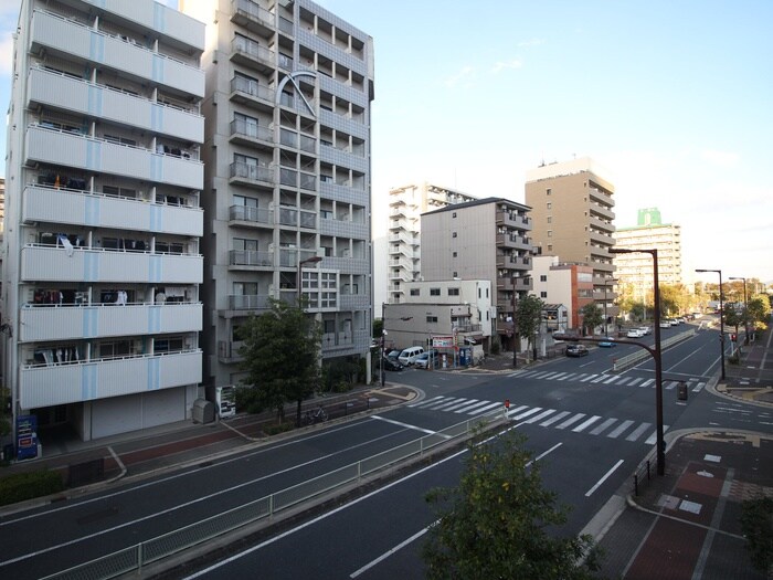 物件内観写真8　(室内からの展望)