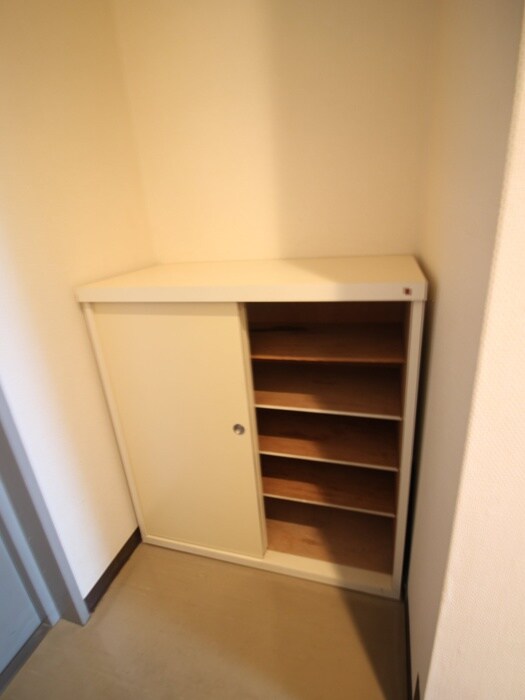 物件内観写真10　(靴箱)