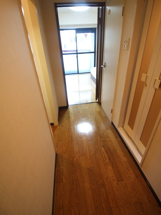 物件内観写真11　(廊下)