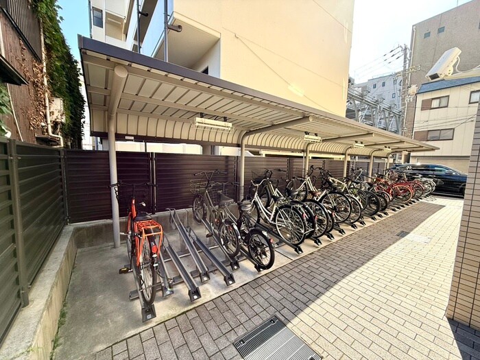 物件外観写真3　(駐輪場)