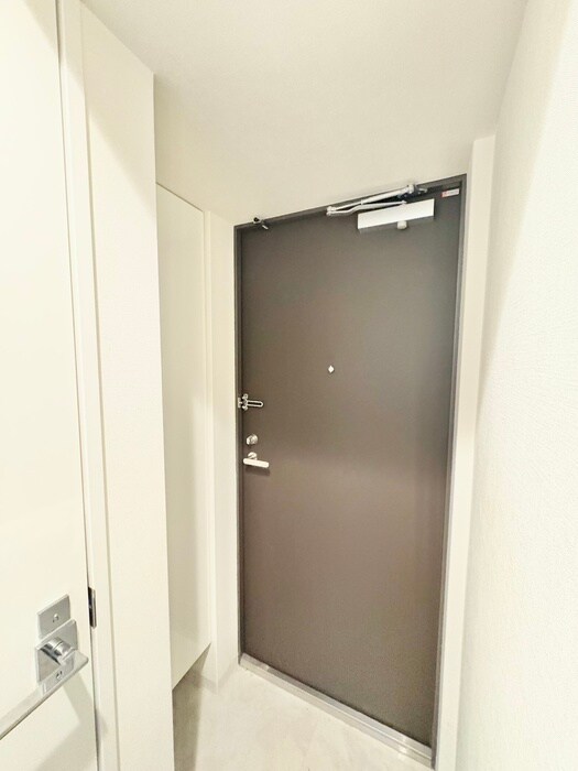 物件内観写真13　(玄関)