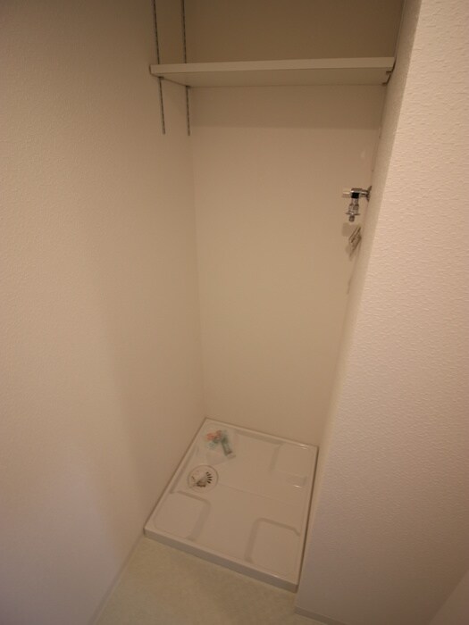 物件内観写真14　(洗濯機置場)