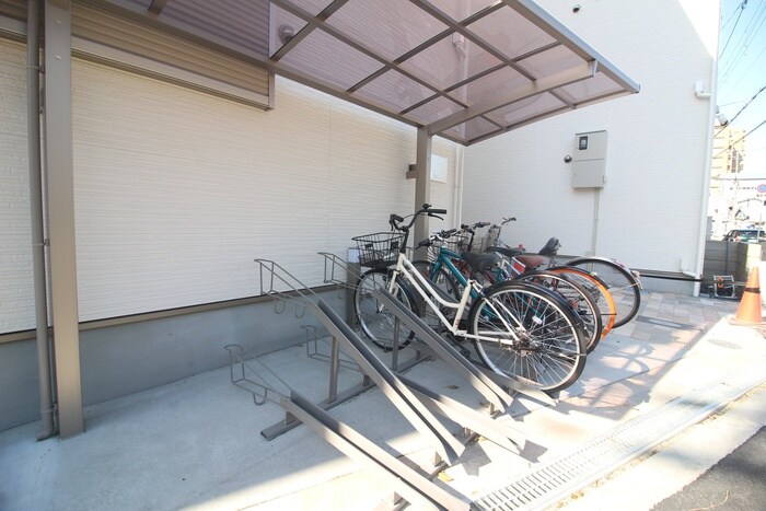 物件外観写真3　(駐輪場)