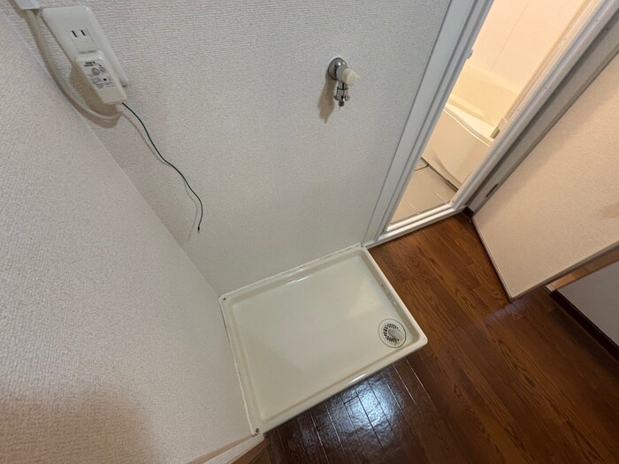 物件内観写真12　(洗濯機置場)