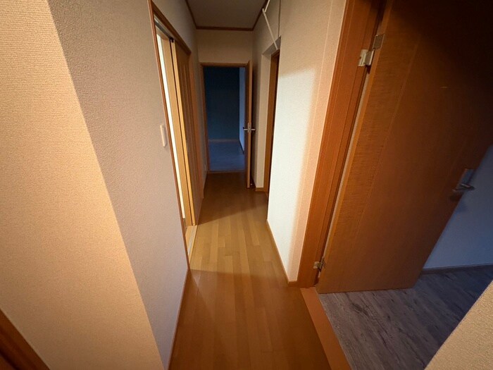 物件内観写真17　(廊下)